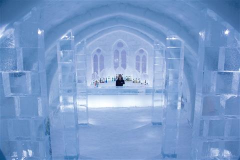 しかりべつ湖コタン　アイスバー（冬頃撮影）